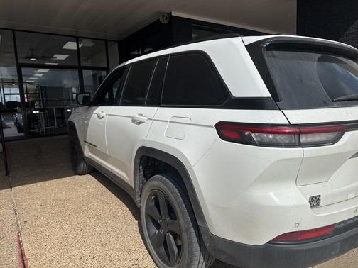 2022 Jeep Grand Cherokee Altitude