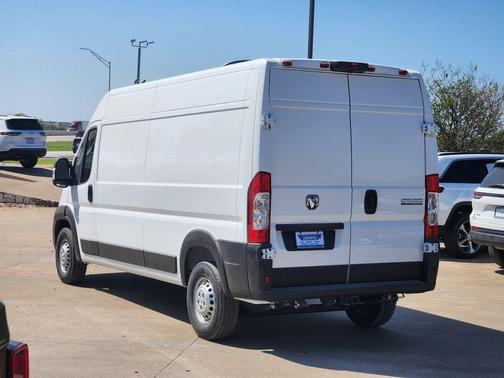 Bright White Clearcoat 2026 RAM ProMaster 2500 High Roof