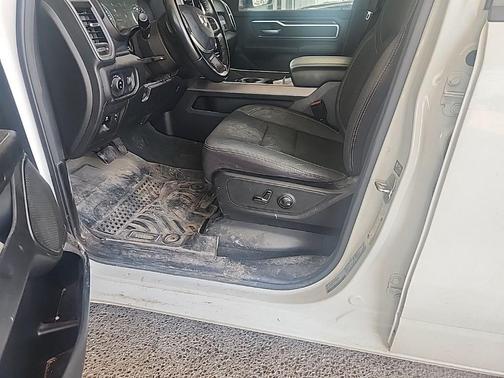 Bright White Clearcoat 2022 RAM 1500 Big Horn