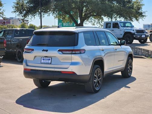2025 Jeep Grand Cherokee L Laredo