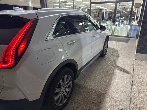 2021 Cadillac XT4 Premium Luxury