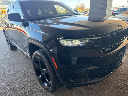 2024 Jeep Grand Cherokee Laredo