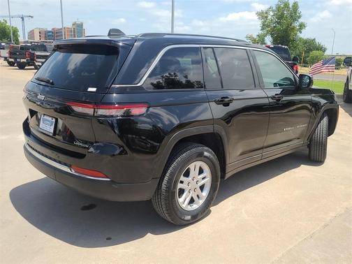 2024 Jeep Grand Cherokee Laredo