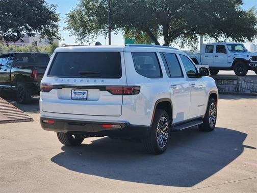 2025 Jeep Wagoneer Base