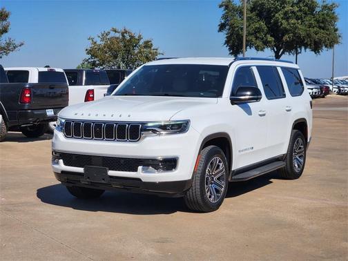 2025 Jeep Wagoneer Base