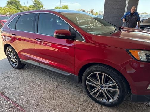 2020 Ford Edge Titanium