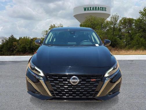 Super Black Clearcoat 2024 Nissan Altima 2.5 SR