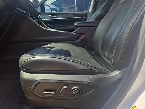 2022 Jeep Grand Cherokee 4xe Base
