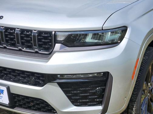 Silver Zynith 2026 Jeep Grand Cherokee L Limited