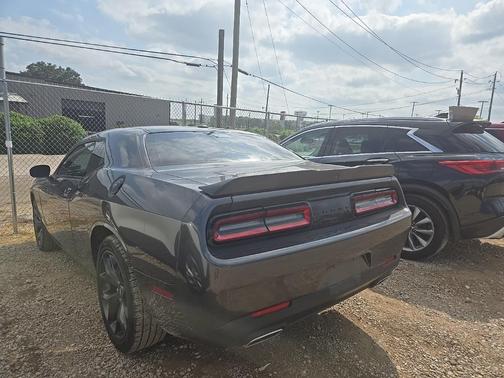 2022 Dodge Challenger SXT