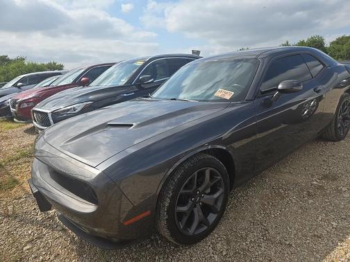 2022 Dodge Challenger SXT