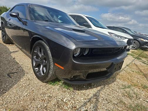 2022 Dodge Challenger SXT