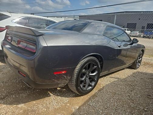 2022 Dodge Challenger SXT