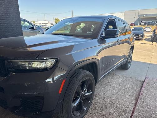 2023 Jeep Grand Cherokee L Laredo