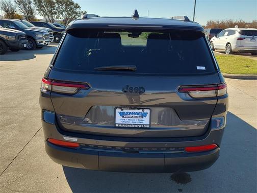 2023 Jeep Grand Cherokee L Laredo