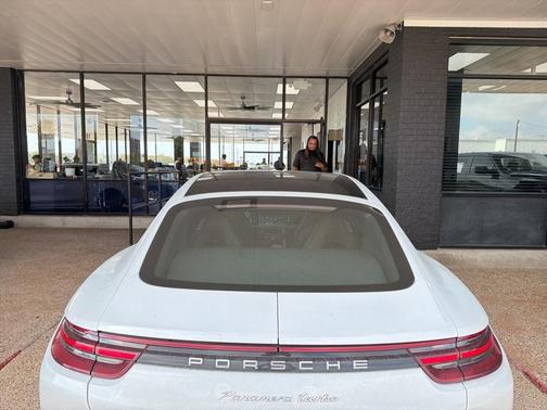 2018 Porsche Panamera Turbo