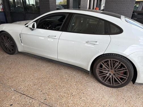 2018 Porsche Panamera Turbo