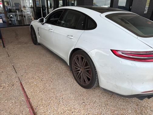 2018 Porsche Panamera Turbo