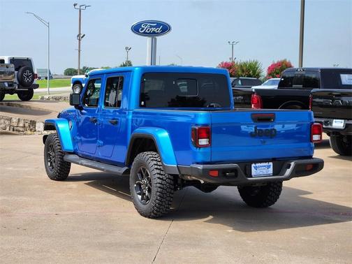 2025 Jeep Gladiator Sport