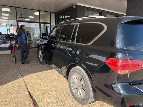 2017 INFINITI QX80 Base