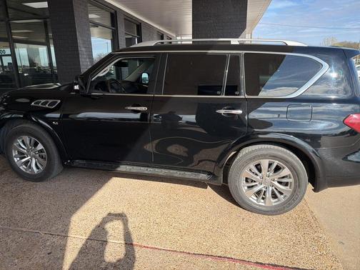 2017 INFINITI QX80 Base