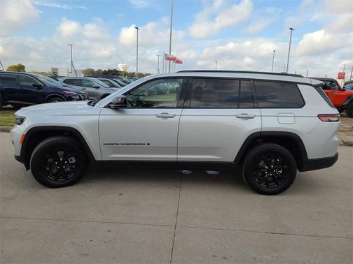 2024 Jeep Grand Cherokee L Laredo