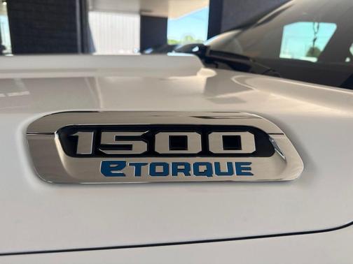 Bright White Clearcoat 2025 RAM 1500 Big Horn/Lone Star