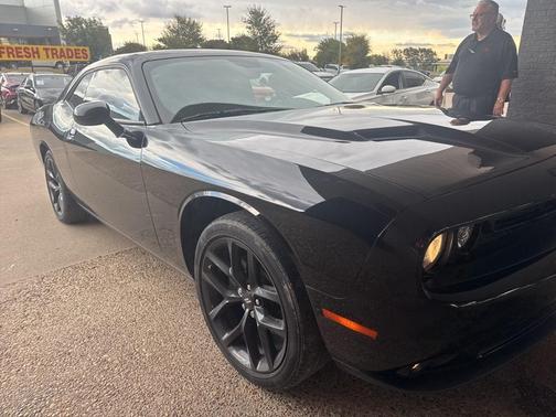 2022 Dodge Challenger SXT