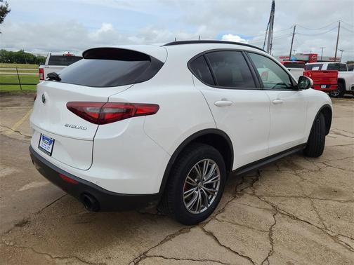 2022 Alfa Romeo Stelvio Sprint