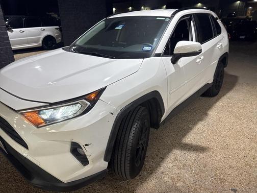 2020 Toyota RAV4 XLE