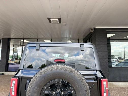 Shadow Black 2023 Ford Bronco Wildtrak