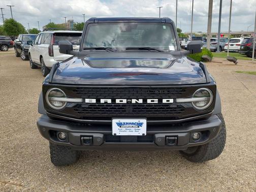 Shadow Black 2023 Ford Bronco Wildtrak