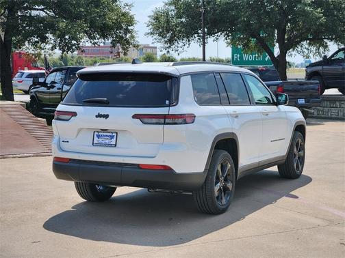 2025 Jeep Grand Cherokee L Laredo