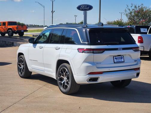 2025 Jeep Grand Cherokee Summit