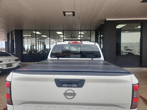 2025 Nissan Frontier SV