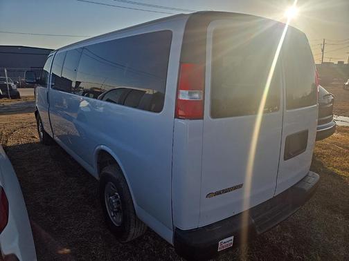 2024 Chevrolet Express 3500 LS