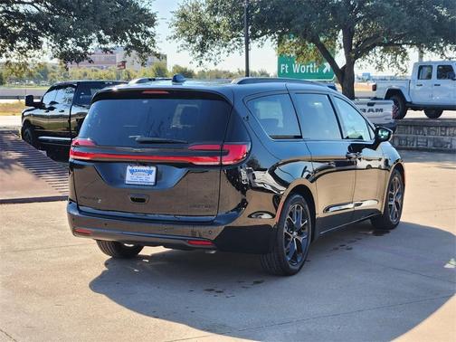 2026 Chrysler Pacifica Limited