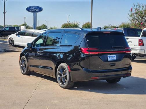 2026 Chrysler Pacifica Limited