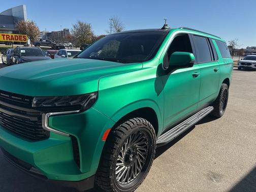 2023 Chevrolet Suburban RST