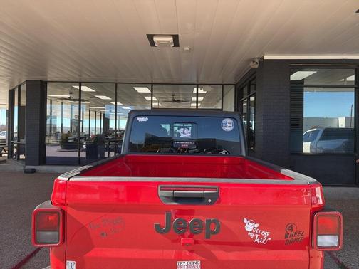 2022 Jeep Gladiator Sport