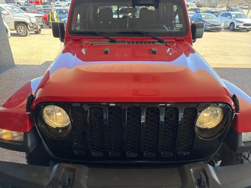 2022 Jeep Gladiator Sport