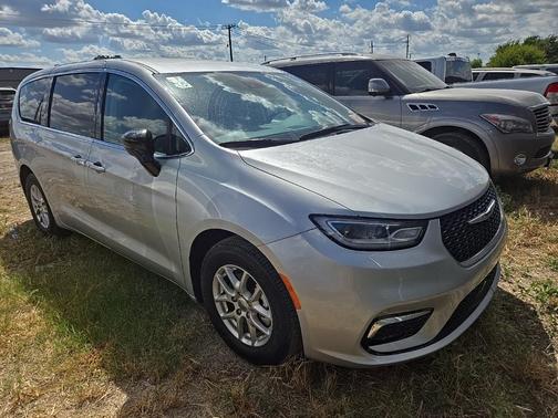 2024 Chrysler Pacifica Touring-L
