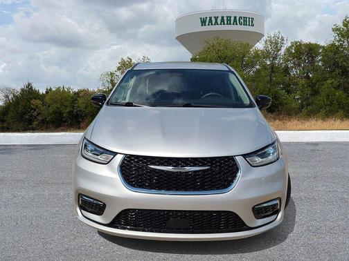 2024 Chrysler Pacifica Touring-L