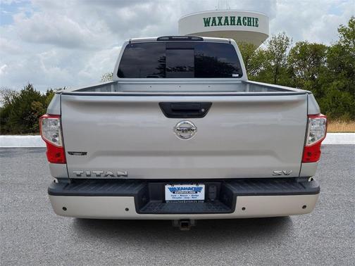 2020 Nissan Titan SV