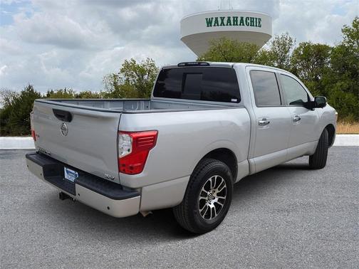 2020 Nissan Titan SV