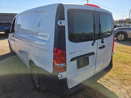 2017 Mercedes-Benz Metris Base