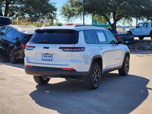 2025 Jeep Grand Cherokee L Laredo