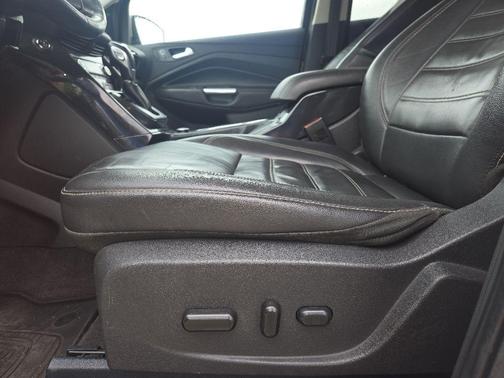 White Platinum Clearcoat Metallic 2016 Ford Escape Titanium