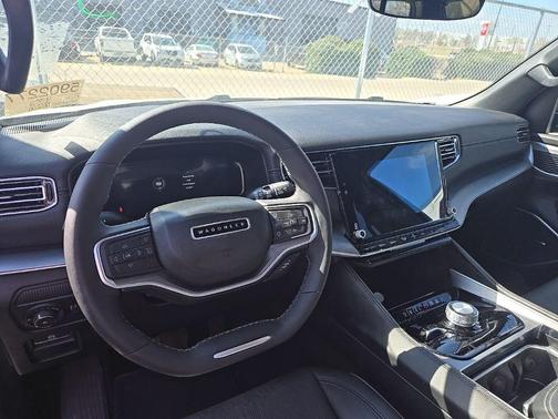 2025 Jeep Wagoneer L Series II