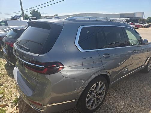 2025 BMW X7 xDrive40i